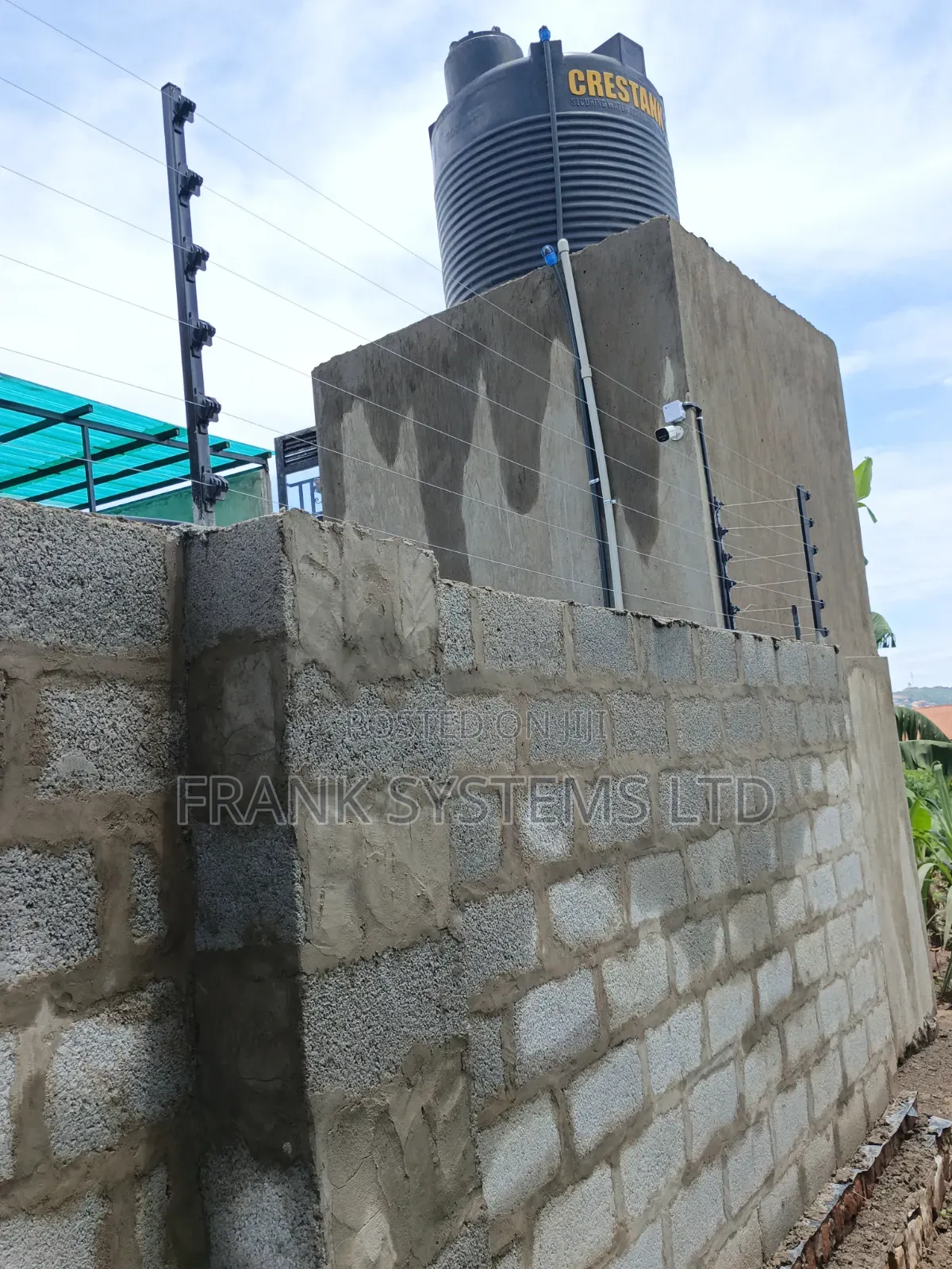 Electric Fence Installations With Brackets 7 Lines