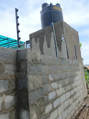 Electric Fence Installations With Brackets 7 Lines