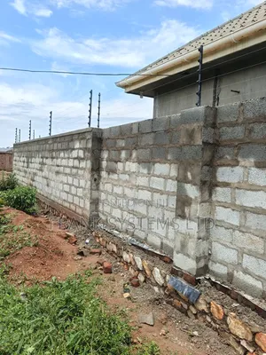 Electric Fence With High Voltage 