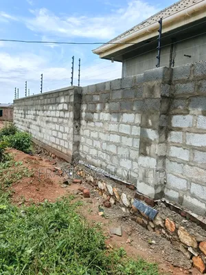 Electric Fence With High Voltage 