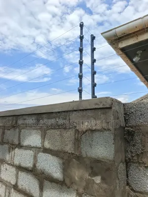 Electric Fence With High Voltage 
