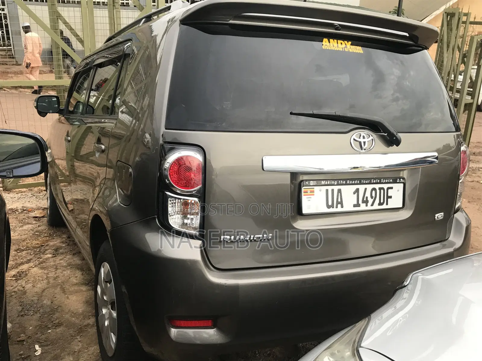 Toyota Corolla Rumion 2012 Gold