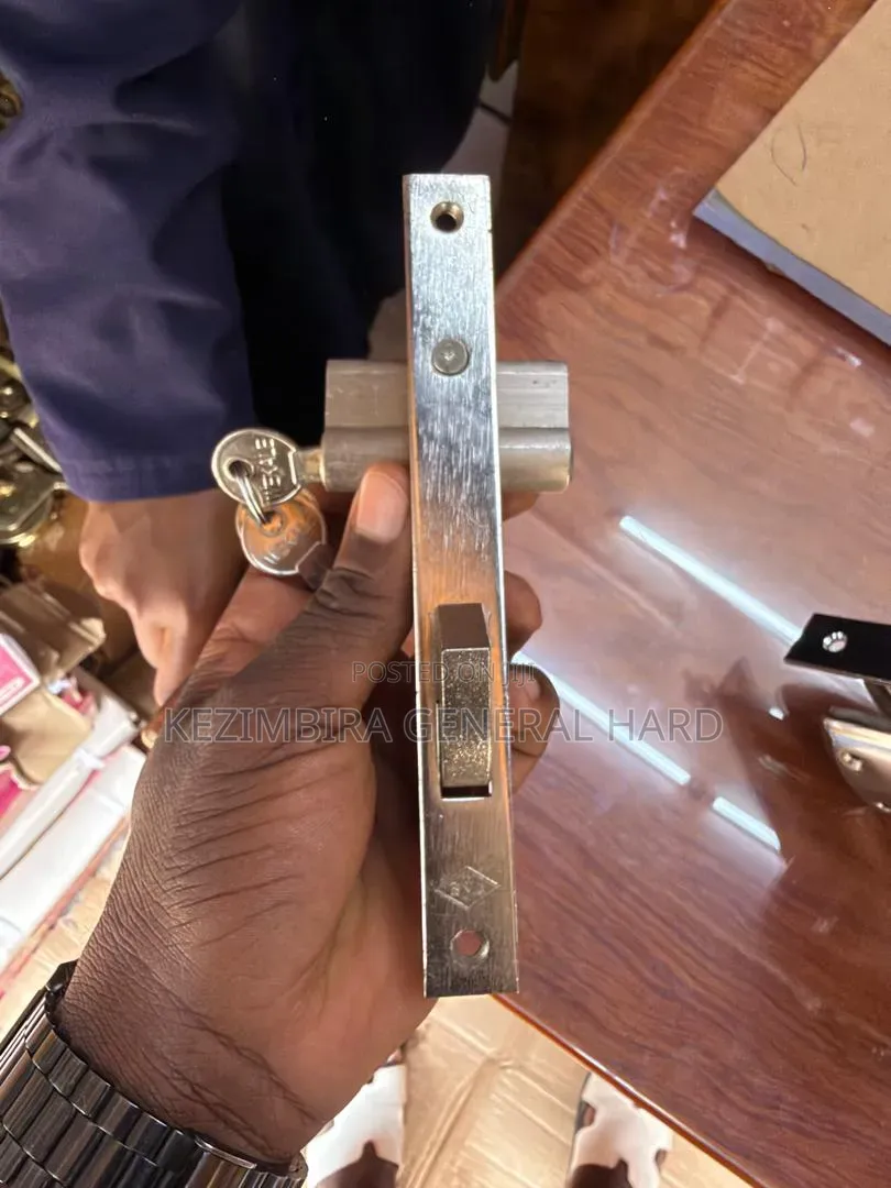 Slading Door Locker