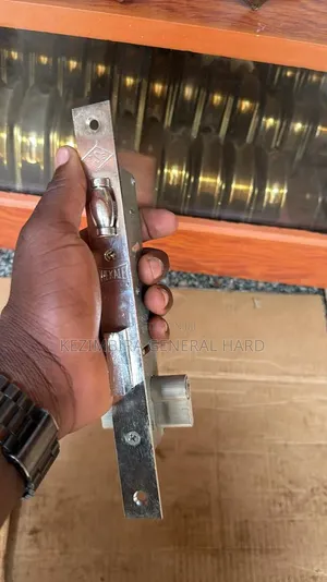Slading Door Locker