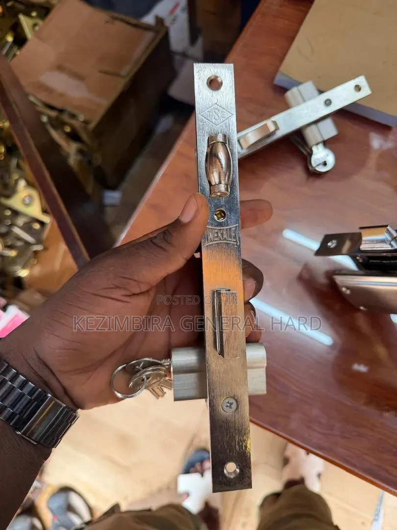Slading Door Locker