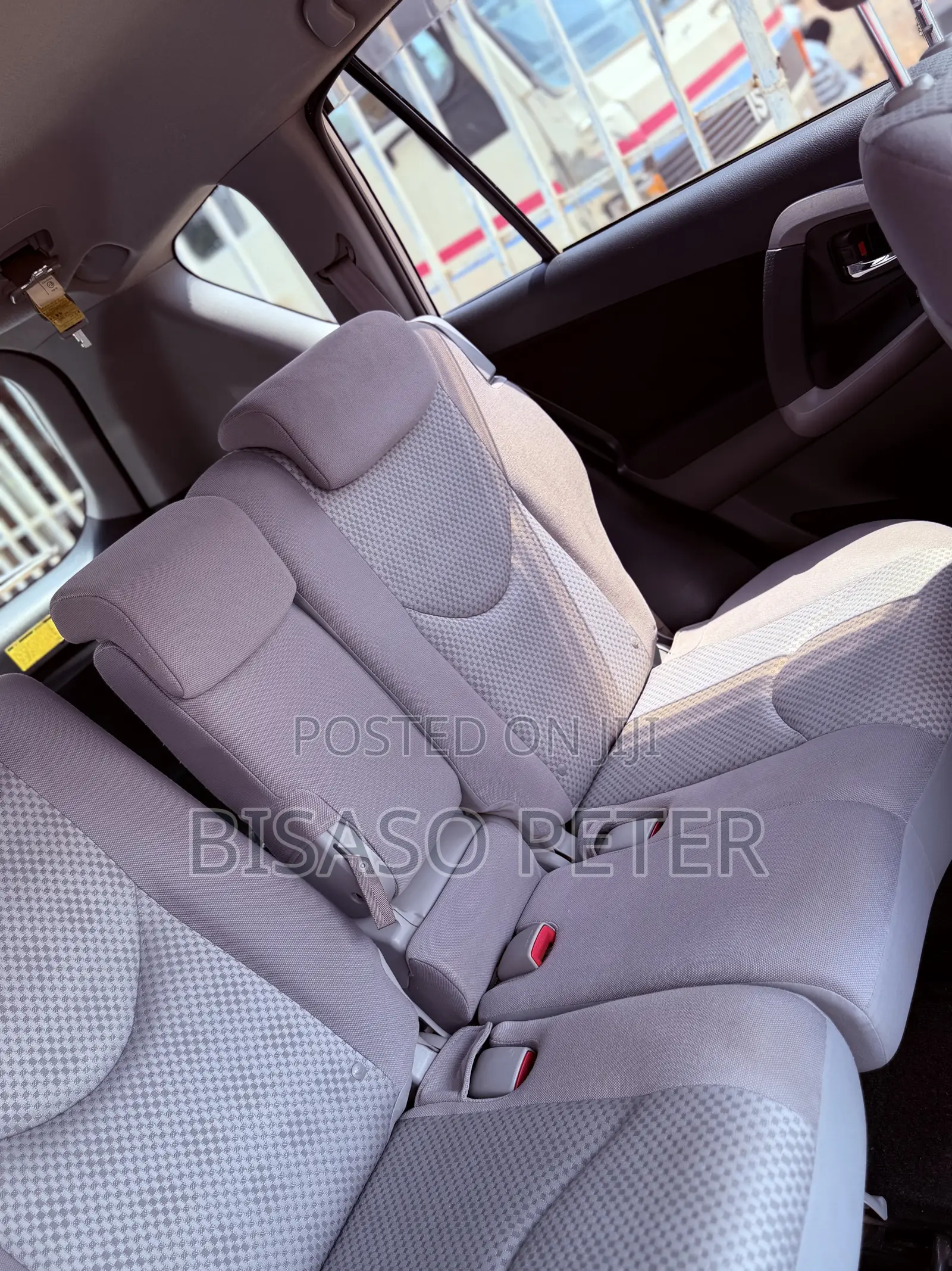 Toyota RAV4 2010 Silver