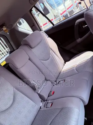 Toyota RAV4 2010 Silver