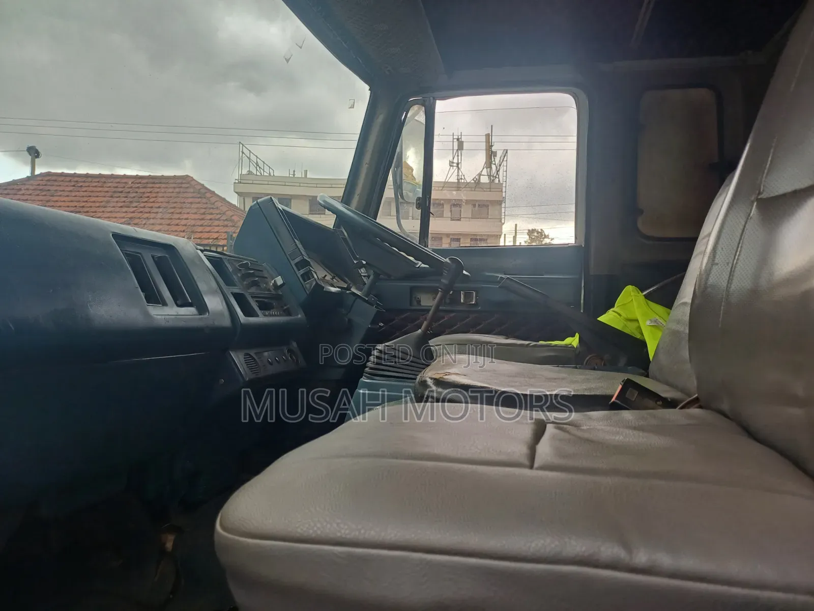 Isuzu Tipper