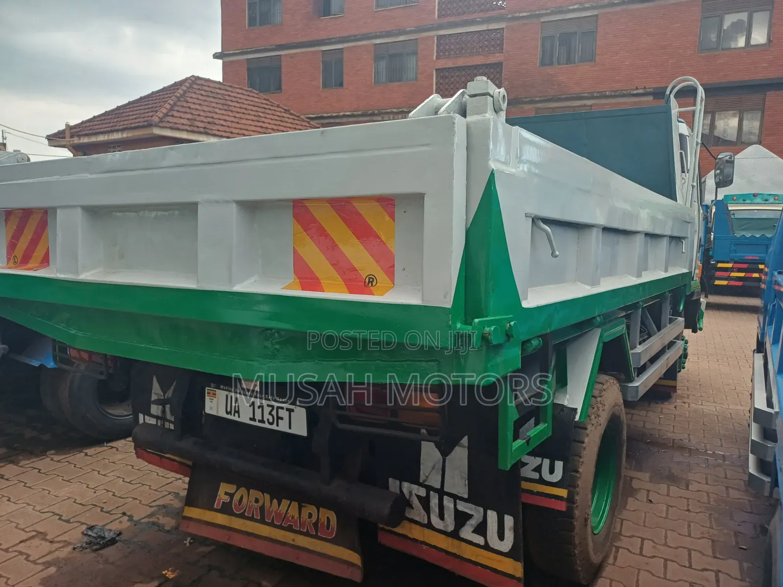 Isuzu Tipper