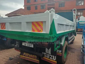 Isuzu Tipper