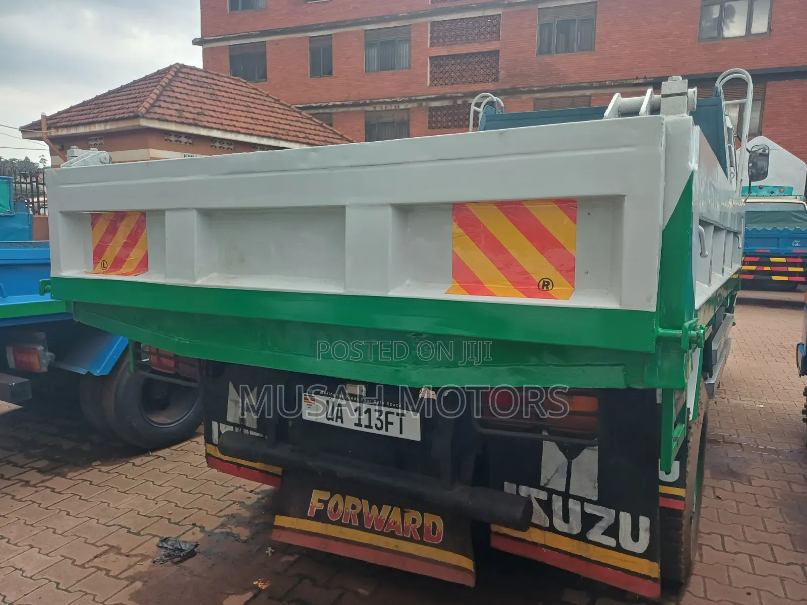 Isuzu Tipper