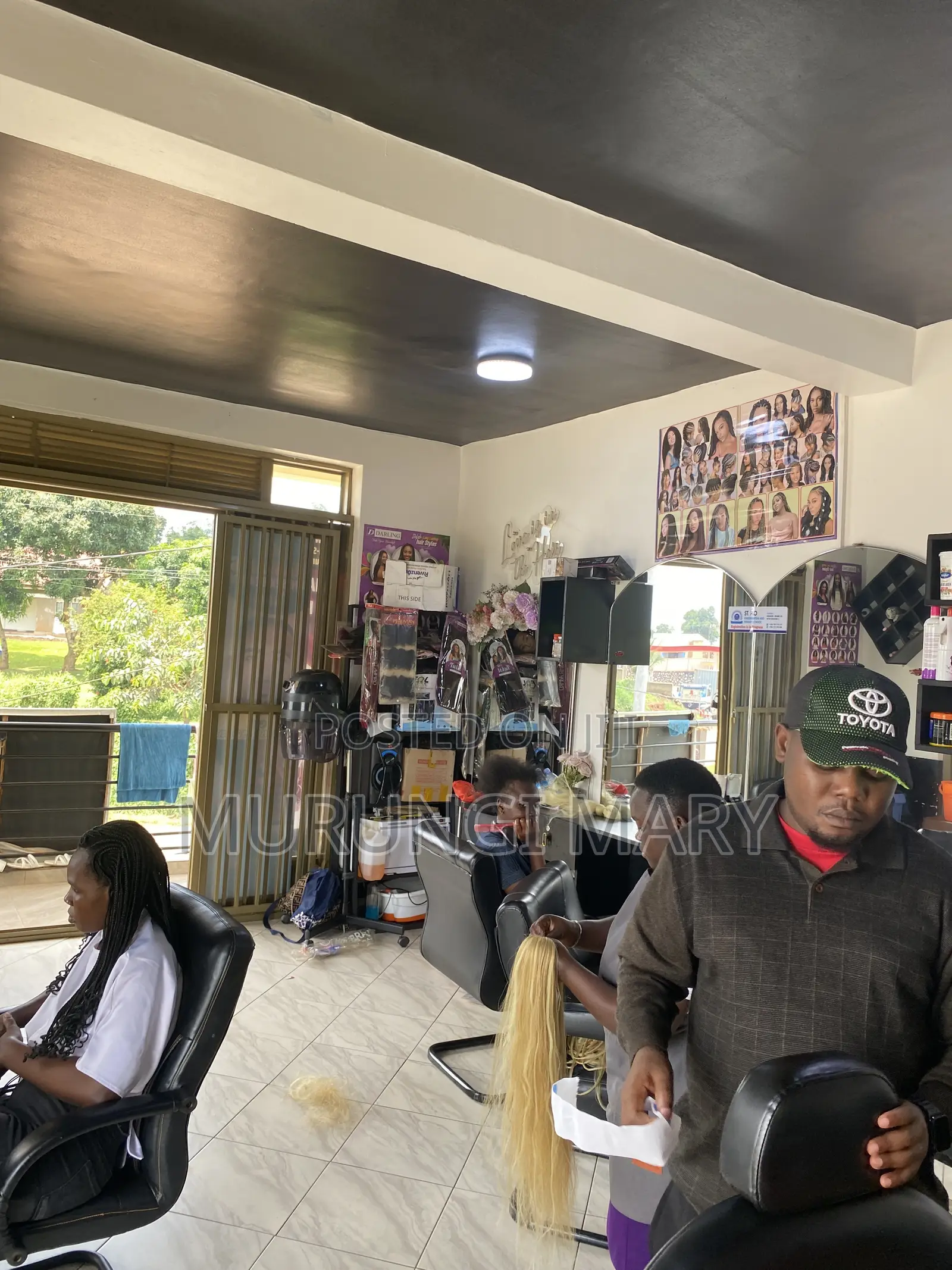 Salon/Salon Items