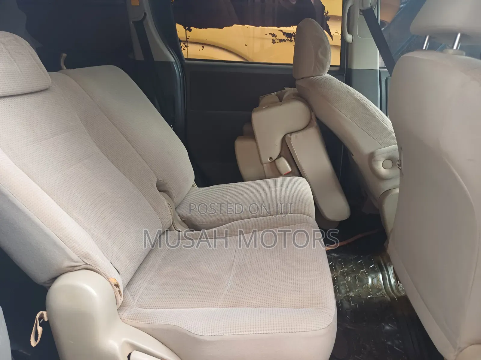 Toyota Noah 2010 Silver