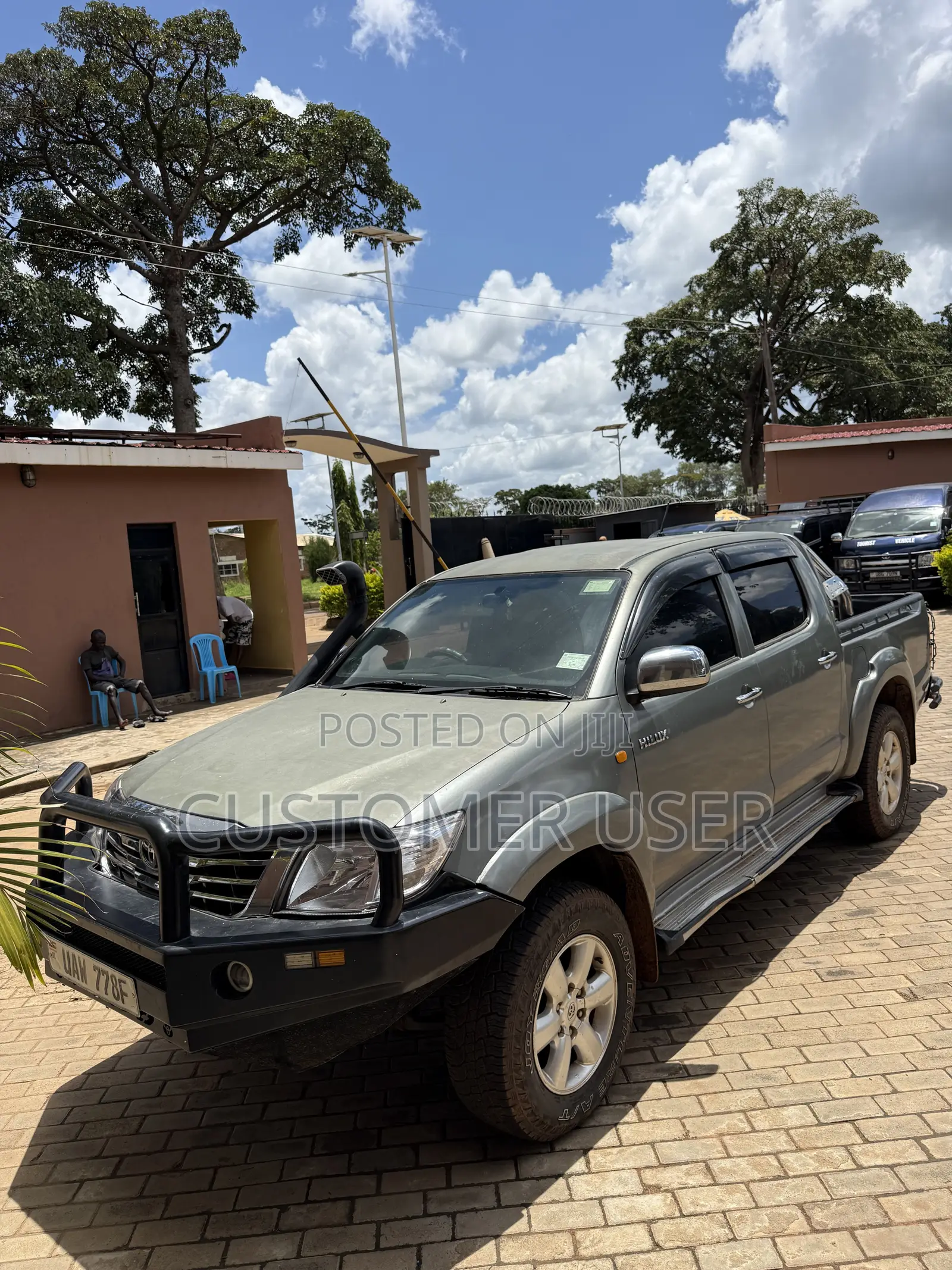 Toyota Hilux 2012 Gray