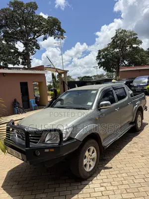 Toyota Hilux 2012 Gray