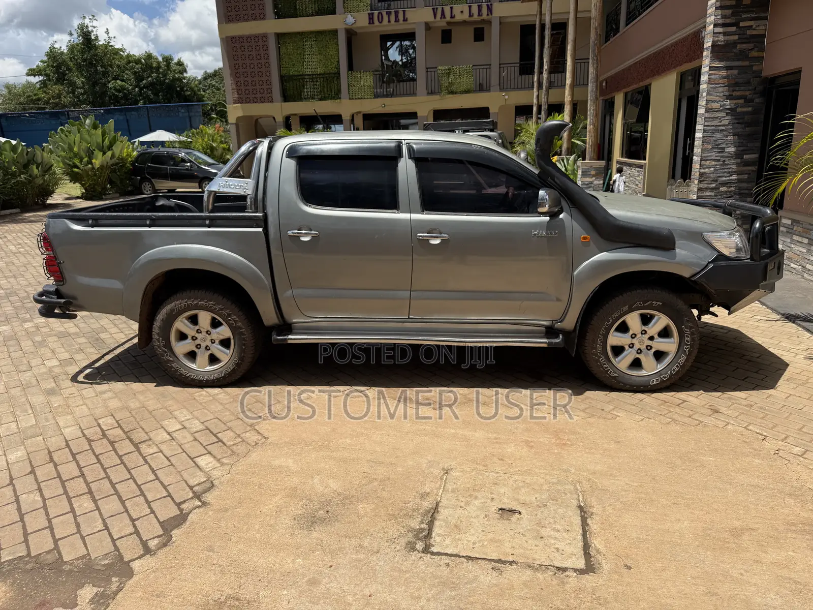 Toyota Hilux 2012 Gray