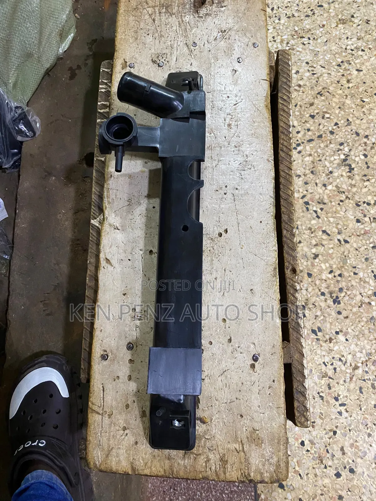 Isuzu Elf Radiator 1991- 1996 Top Cover