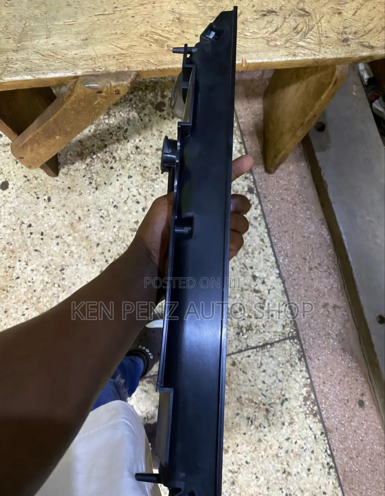 Isuzu Elf Radiator 1991- 1996 Top Cover