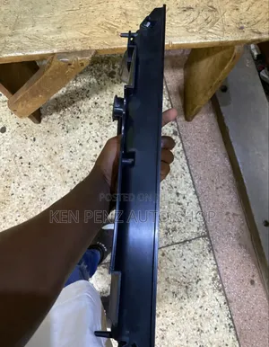 Isuzu Elf Radiator 1991- 1996 Top Cover