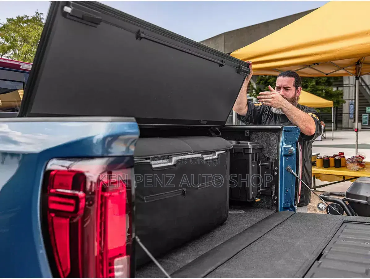 Ford Pickup Truck Tri Fold Tonneau Cover