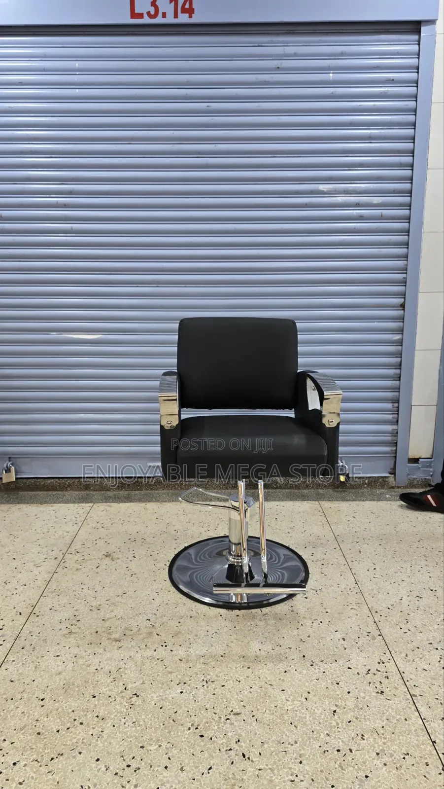 Adjustable Salon Chair Adjustable Salon Chair