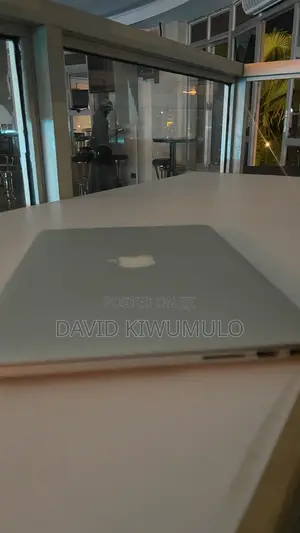 Laptop Apple MacBook Pro 2015 8GB Intel Core i5 SSD 160GB