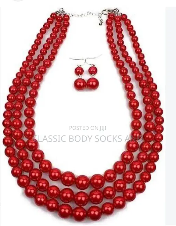Elegant Red Pearl Necklace