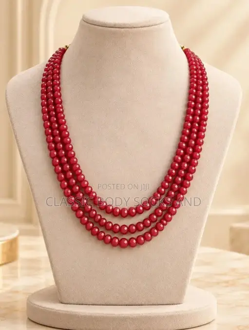 Elegant Red Pearl Necklace