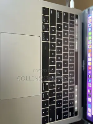 Laptop Apple MacBook Pro 2017 16GB Intel Core i7 SSD 256GB