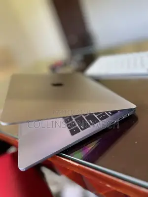 Laptop Apple MacBook Pro 2017 16GB Intel Core i7 SSD 256GB
