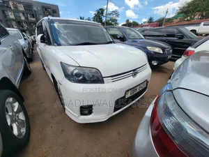 Toyota Corolla Rumion 2009 White