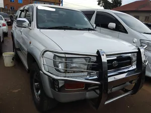 Toyota Hilux Surf 2003 White