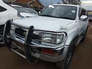 Toyota Hilux Surf 2003 White