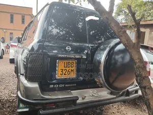 Nissan Patrol 2004 Black