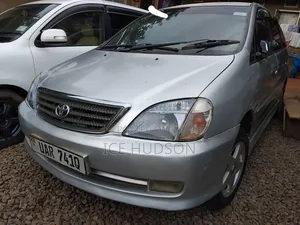 Toyota Nadia 2002 Silver