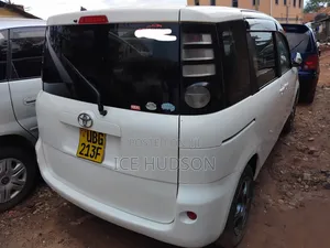 Toyota Sienta 2007 White