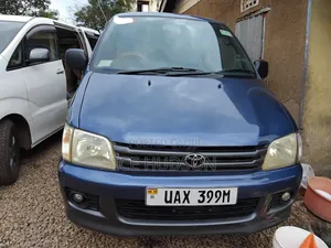 Toyota TownAce Noah 2001