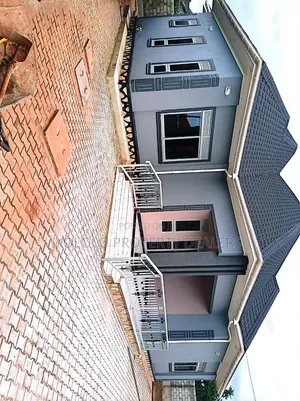 3bdrm Bungalow in Kitende Kitovu, Central Division for sale