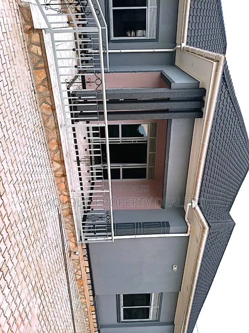 3bdrm Bungalow in Kitende Kitovu, Central Division for sale