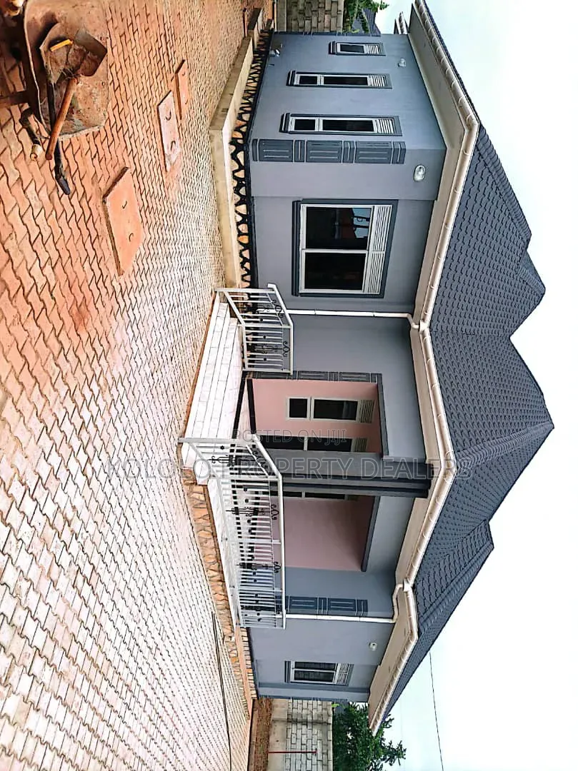 3bdrm Bungalow in Kitende Kitovu, Central Division for sale