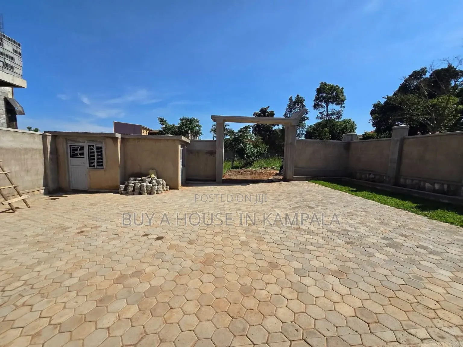 4bdrm Bungalow in Mbalwa Estate, Kira for sale