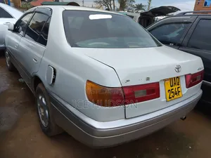 Toyota Corona Premio 2000 White