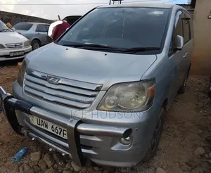 Toyota Noah 2004 Gray