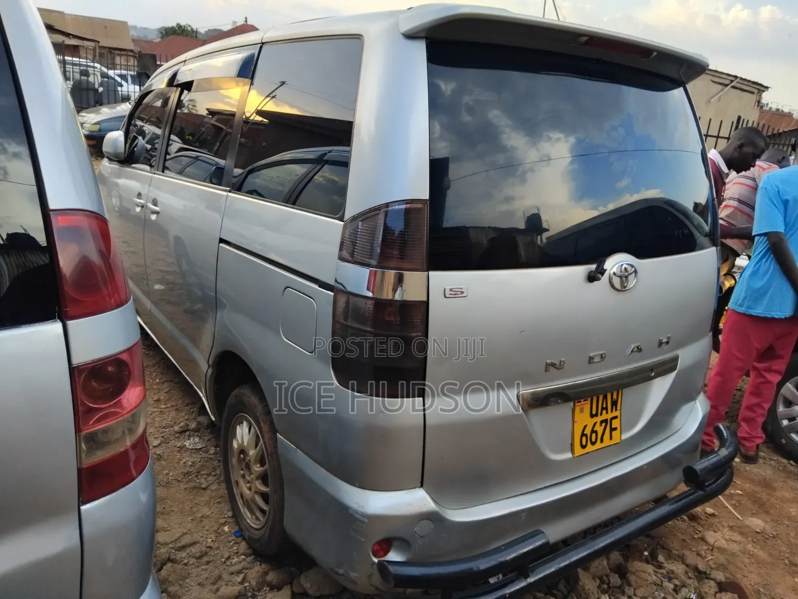 Toyota Noah 2004 Gray
