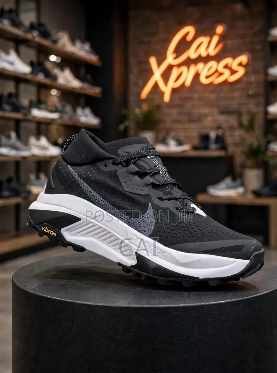 Nike ACG Zegama Trail Sneakers