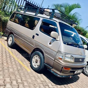 Toyota Grand HiAce 2002 Gray