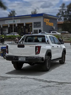 New Toyota Hilux 2026 White