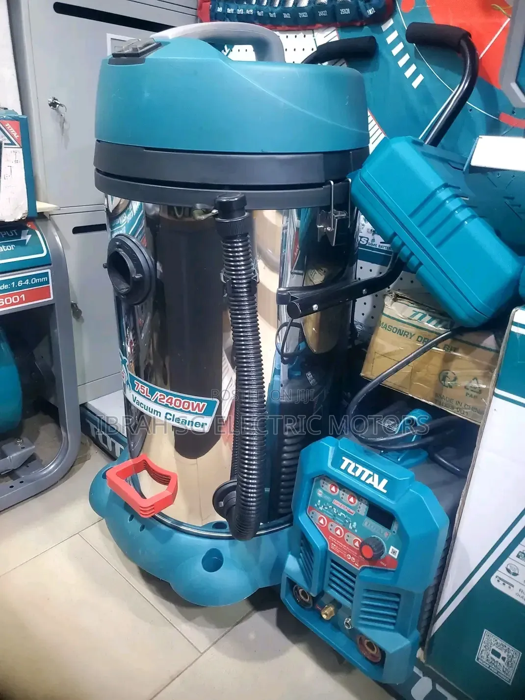Vacuum Cleaners Wet and Dry
