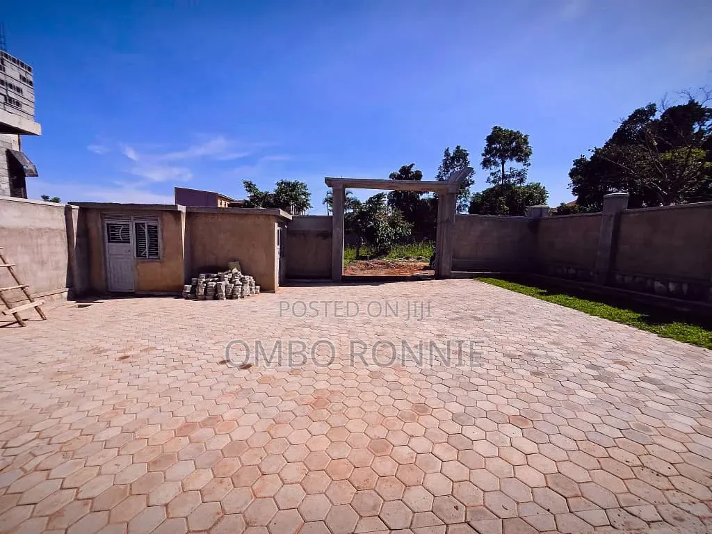 4bdrm House in Mbalwa Estate, Kira for sale