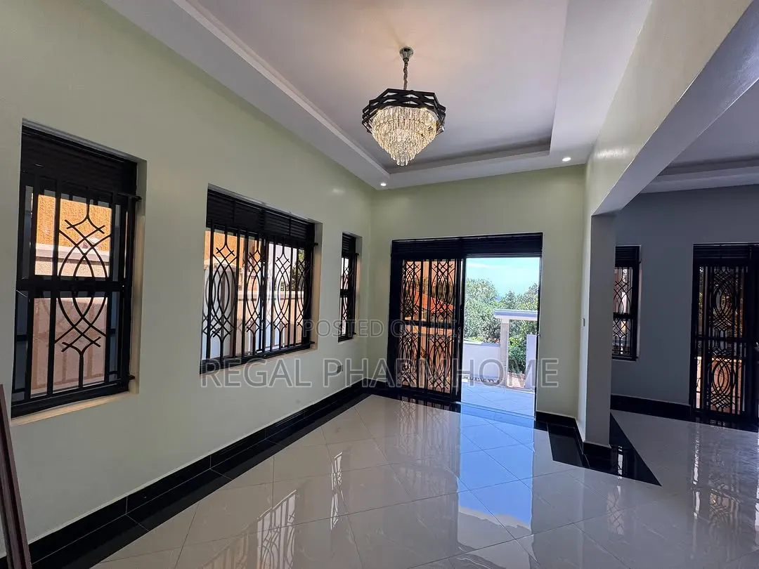 4bdrm Bungalow in Kira Sonde, Central Division for sale
